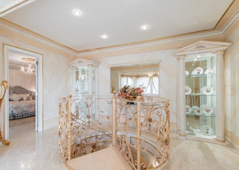 3 makuuhuone Huvila myytävänä paikassa Adsubia mukana uima-altaan 
autotalli - 1 500 000 € (Ref: 9366923)