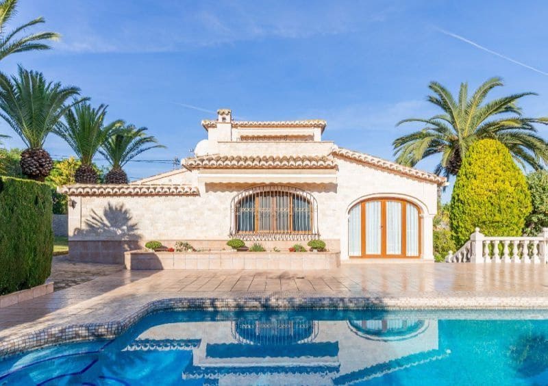 3 sypialnia Willa na sprzedaż w Adsubia z basenem garażem - 850 000 € (Ref: 9366924)