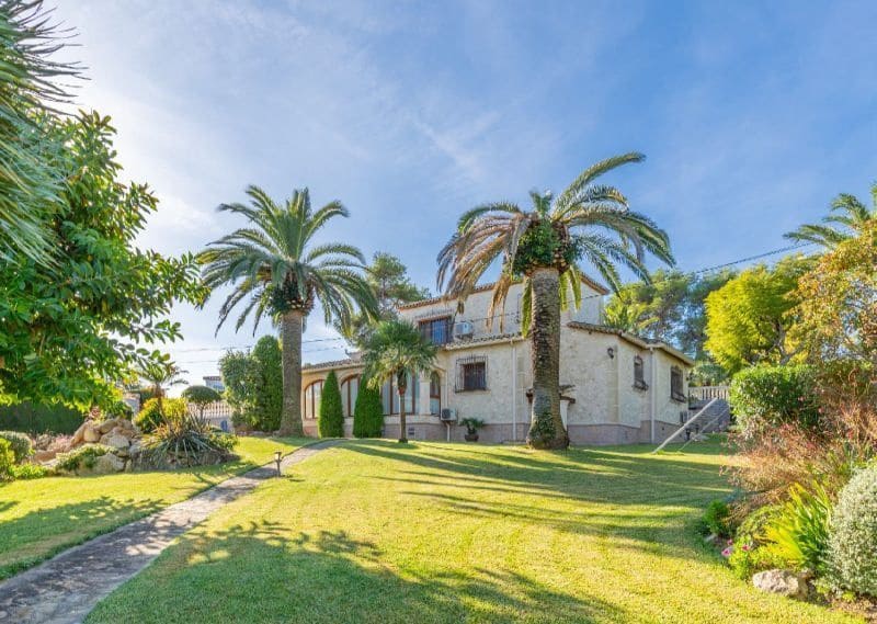 3 sypialnia Willa na sprzedaż w Adsubia z basenem garażem - 850 000 € (Ref: 9366924)