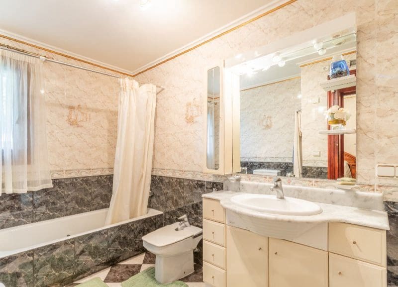 3 sypialnia Willa na sprzedaż w Adsubia z basenem garażem - 850 000 € (Ref: 9366924)