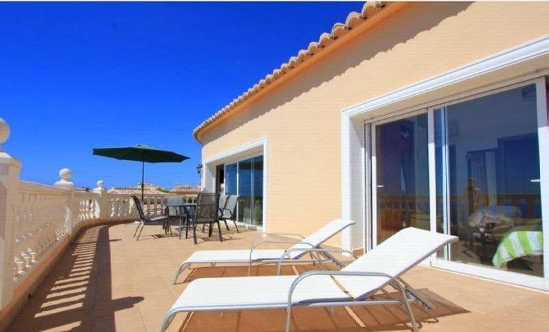 3 sypialnia Willa na sprzedaż w Cumbre del Sol z basenem garażem - 724 000 € (Ref: 9366925)