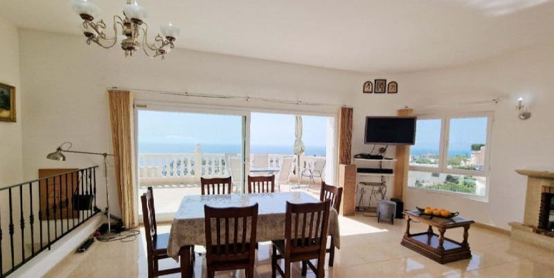 3 sypialnia Willa na sprzedaż w Cumbre del Sol z basenem garażem - 724 000 € (Ref: 9366925)