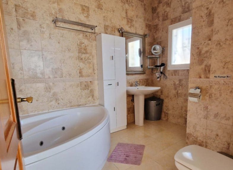 3 sypialnia Willa na sprzedaż w Cumbre del Sol z basenem garażem - 724 000 € (Ref: 9366925)