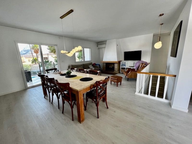 5 bedroom Villa for sale in Calpe / Calp with pool garage - € 749,000 (Ref: 9378687)