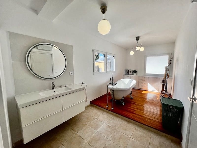 5 bedroom Villa for sale in Calpe / Calp with pool garage - € 749,000 (Ref: 9378687)