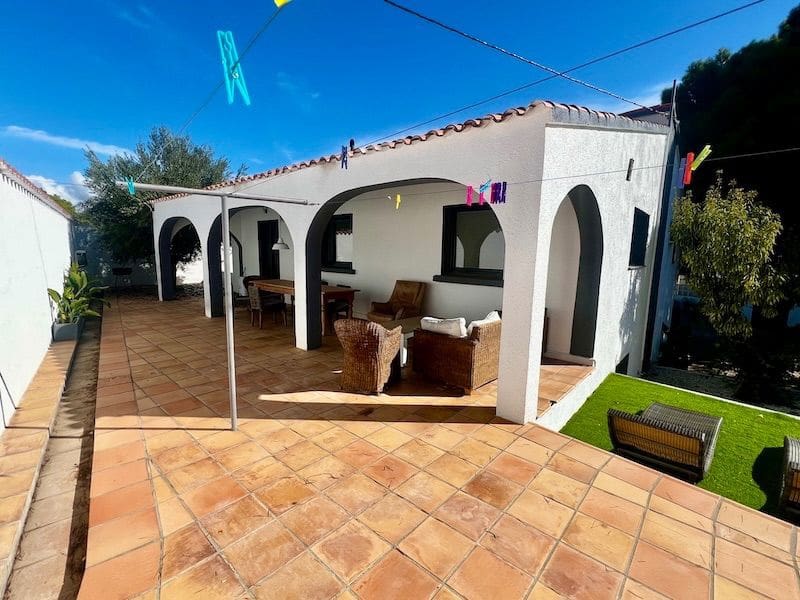 5 bedroom Villa for sale in Calpe / Calp with pool garage - € 749,000 (Ref: 9378687)