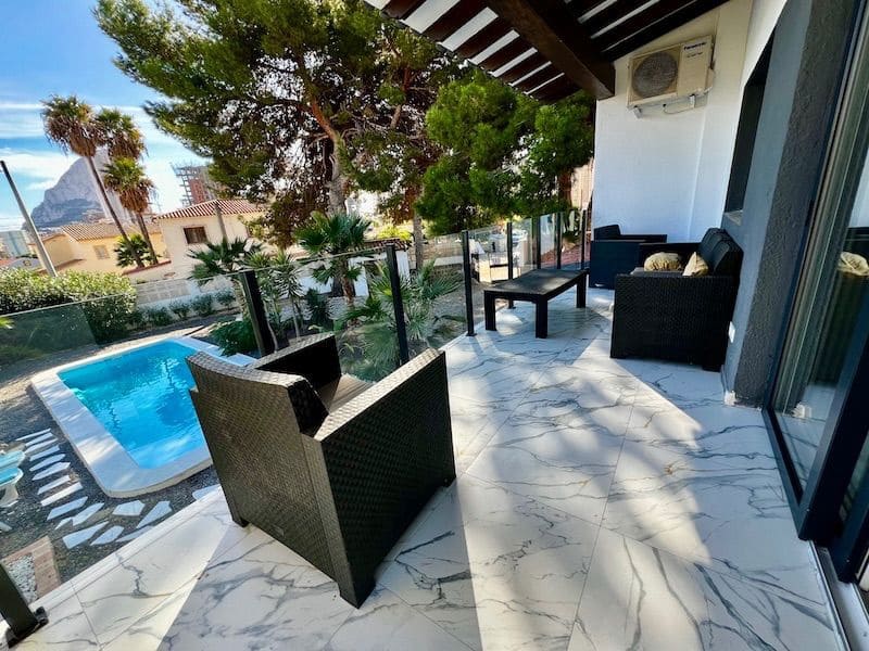 5 bedroom Villa for sale in Calpe / Calp with pool garage - € 749,000 (Ref: 9378687)