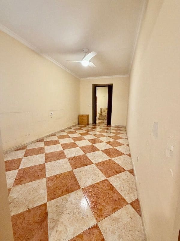 6 bedroom Townhouse for sale in Ondara - € 199,000 (Ref: 9410513)