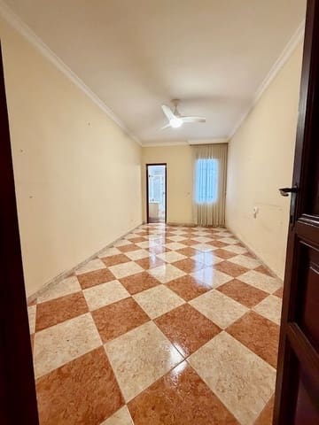 6 bedroom Townhouse for sale in Ondara - € 199,000 (Ref: 9410513)