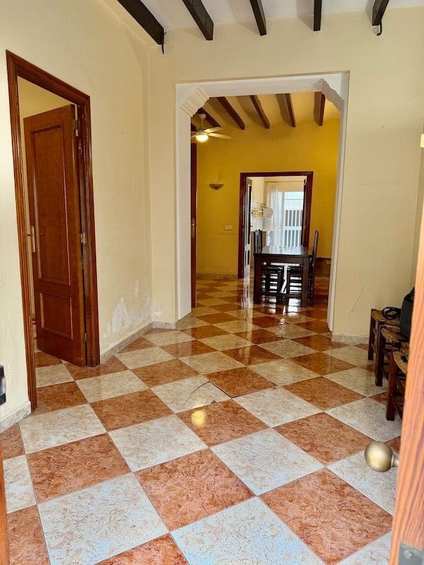 6 bedroom Townhouse for sale in Ondara - € 199,000 (Ref: 9410513)