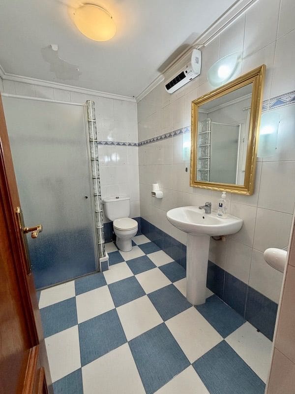 6 bedroom Townhouse for sale in Ondara - € 199,000 (Ref: 9410513)