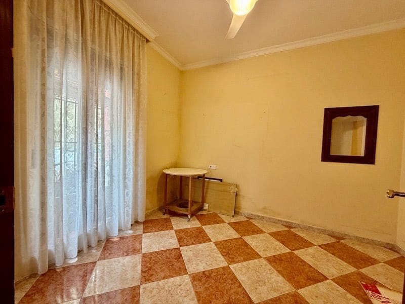 6 bedroom Townhouse for sale in Ondara - € 199,000 (Ref: 9410513)