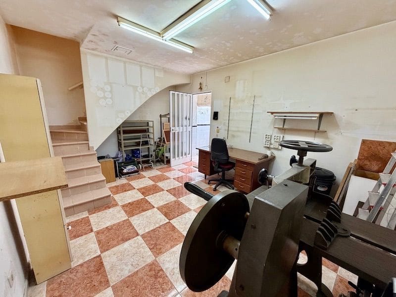 6 bedroom Townhouse for sale in Ondara - € 199,000 (Ref: 9410513)