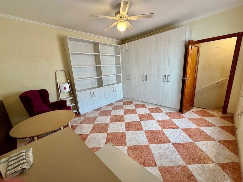 6 bedroom Townhouse for sale in Ondara - € 199,000 (Ref: 9410513)