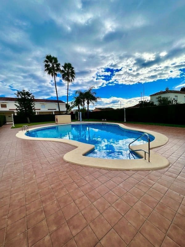 3 bedroom Semi-detached Villa for rent in Els Poblets with pool garage - € 1,300 (Ref: 9421826)