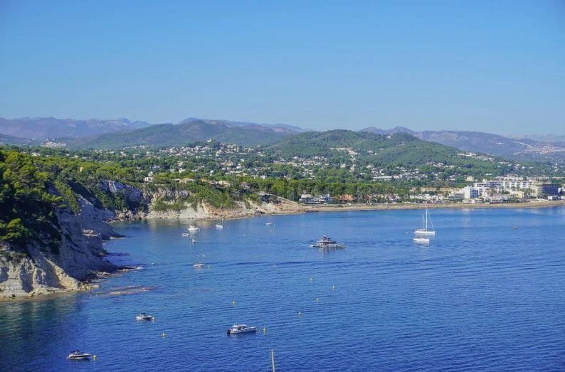 Apartamento de 3 habitaciones en Javea / Xàbia en venta con piscina garaje - 462.000 € (Ref: 9448564)