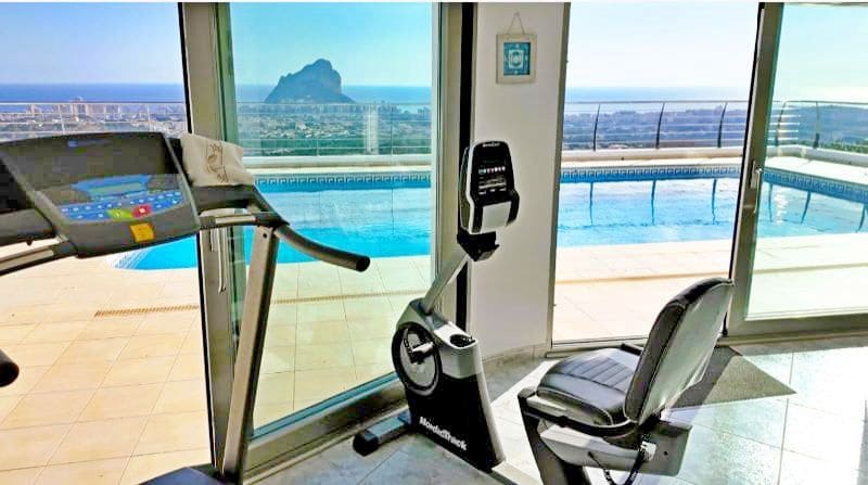 Chalet de 8 habitaciones en Calpe / Calp en venta con piscina garaje - 1.450.000 € (Ref: 9503812)