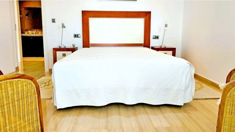 Chalet de 8 habitaciones en Calpe / Calp en venta con piscina garaje - 1.450.000 € (Ref: 9503812)