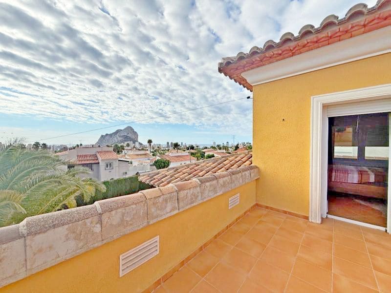 3 bedroom Villa for sale in Calpe / Calp with pool garage - € 899,000 (Ref: 9503813)