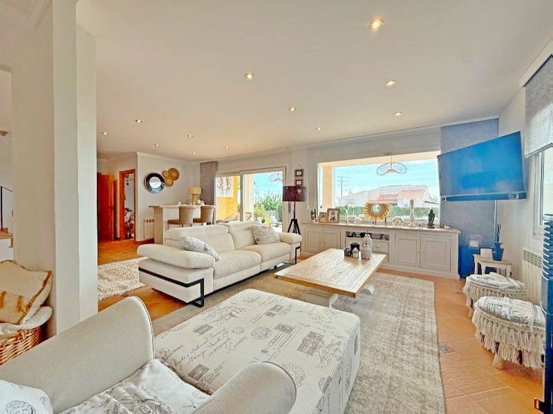 3 bedroom Villa for sale in Calpe / Calp with pool garage - € 899,000 (Ref: 9503813)