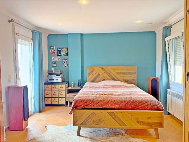 3 bedroom Villa for sale in Calpe / Calp with pool garage - € 899,000 (Ref: 9503813)