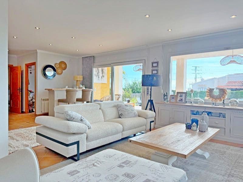 3 bedroom Villa for sale in Calpe / Calp with pool garage - € 899,000 (Ref: 9503813)