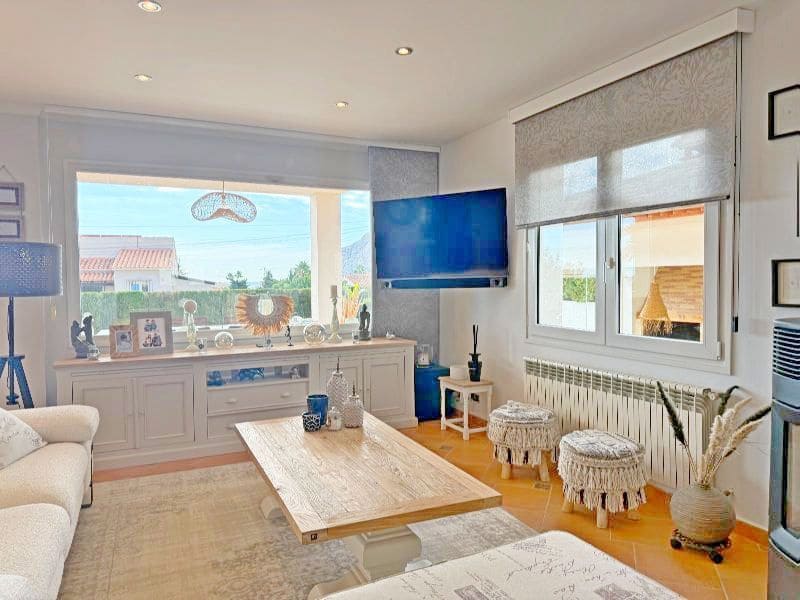 3 bedroom Villa for sale in Calpe / Calp with pool garage - € 899,000 (Ref: 9503813)