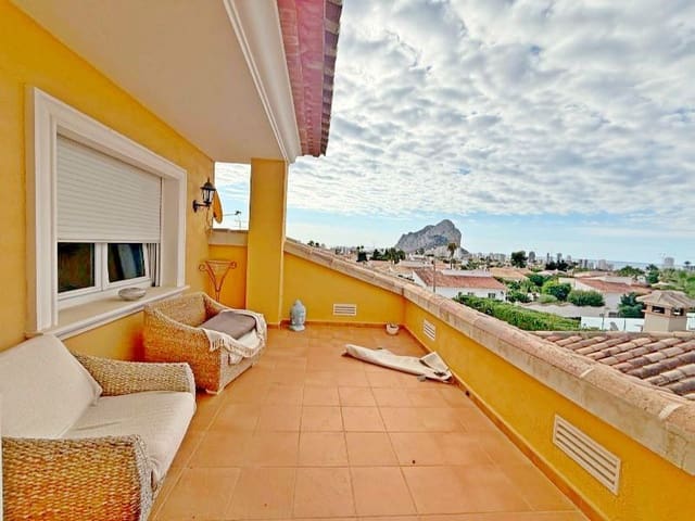 3 bedroom Villa for sale in Calpe / Calp with pool garage - € 899,000 (Ref: 9503813)