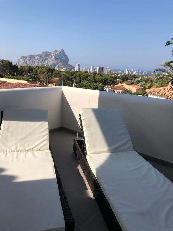 6 sypialnia Willa na sprzedaż w Calpe / Calp z basenem garażem - 974 000 € (Ref: 9535609)