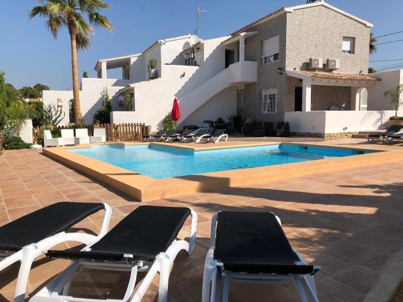 6 sypialnia Willa na sprzedaż w Calpe / Calp z basenem garażem - 974 000 € (Ref: 9535609)