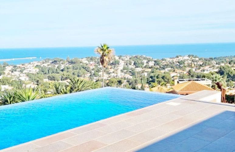 3 bedroom Villa for sale in Denia with pool garage - € 990,000 (Ref: 9535611)