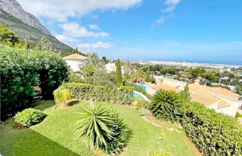 3 bedroom Villa for sale in Denia with pool garage - € 990,000 (Ref: 9535611)