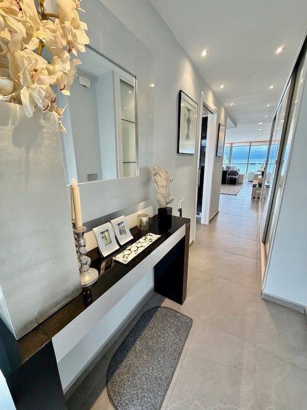 2 soverom Leilighet til salgs i Albir med svømmebasseng garasje - € 698 000 (Ref: 9547519)