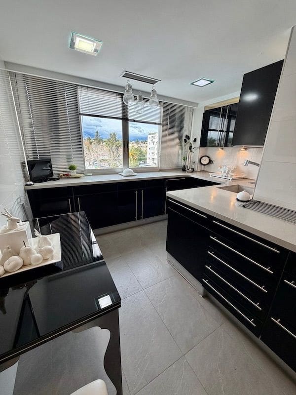 2 soverom Leilighet til salgs i Albir med svømmebasseng garasje - € 698 000 (Ref: 9547519)