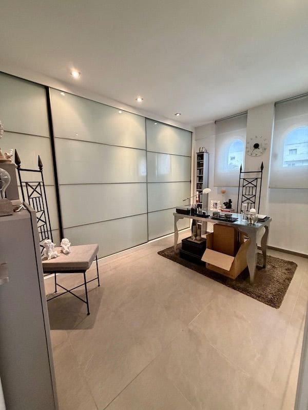 2 soverom Leilighet til salgs i Albir med svømmebasseng garasje - € 698 000 (Ref: 9547519)