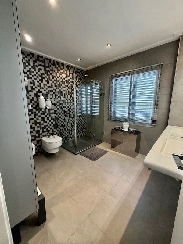 2 soverom Leilighet til salgs i Albir med svømmebasseng garasje - € 698 000 (Ref: 9547519)