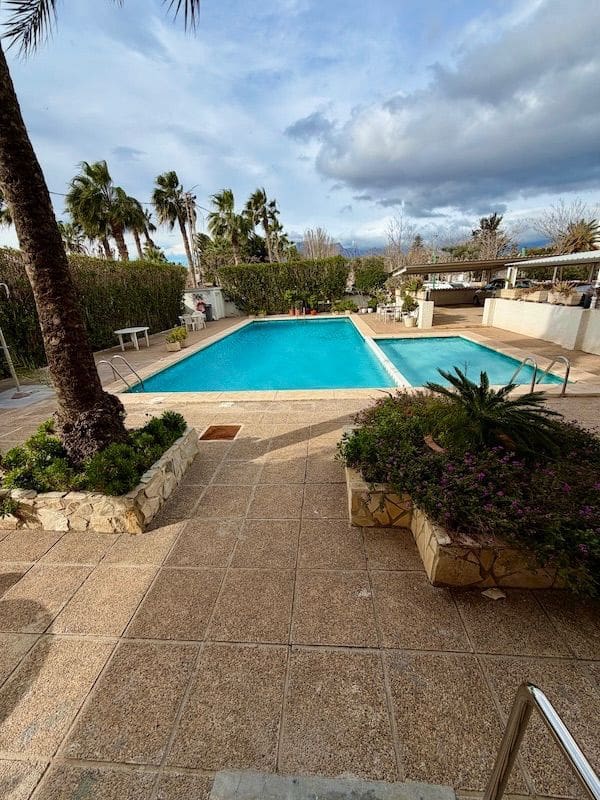 2 soverom Leilighet til salgs i Albir med svømmebasseng garasje - € 698 000 (Ref: 9547519)