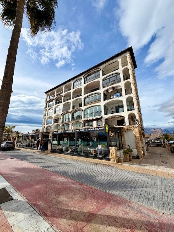 2 soverom Leilighet til salgs i Albir med svømmebasseng garasje - € 698 000 (Ref: 9547519)