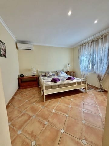 4 bedroom Villa for rent in Javea / Xàbia with pool garage - € 2,900 (Ref: 9564290)