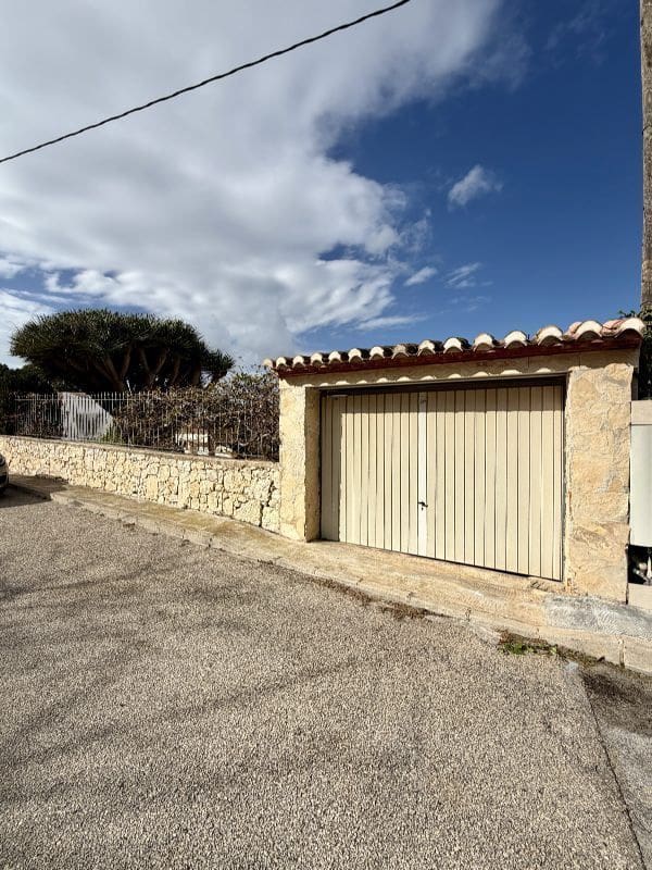 4 bedroom Villa for rent in Javea / Xabia with pool garage - € 2,900 (Ref: 9564290)