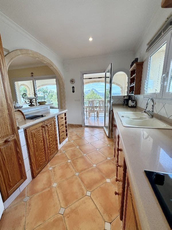 4 bedroom Villa for rent in Javea / Xabia with pool garage - € 2,900 (Ref: 9564290)