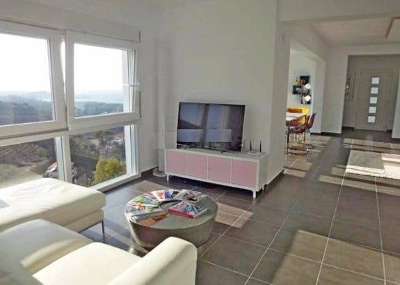 Chalet de 3 habitaciones en Dénia en venta con piscina garaje - 800.000 € (Ref: 9627153)