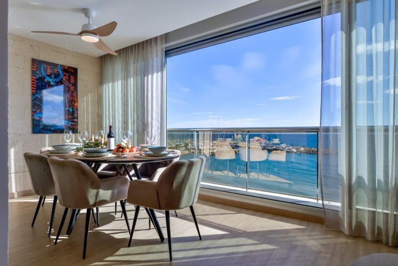 4 makuuhuone Omakotitalo myytävänä paikassa Altea mukana uima-altaan 
autotalli - 649 000 € (Ref: 9633749)