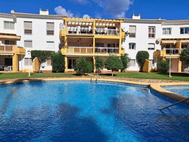 2 soveværelse Lejlighed til salg i Denia med swimmingpool - € 249.000 (Ref: 9636408)