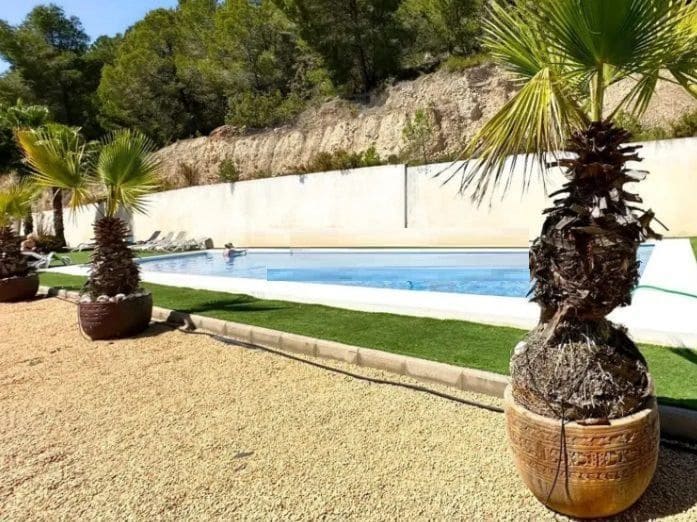 5 makuuhuone Paritalo myytävänä paikassa Calpe / Calp mukana uima-altaan 
autotalli - 518 000 € (Ref: 9643713)