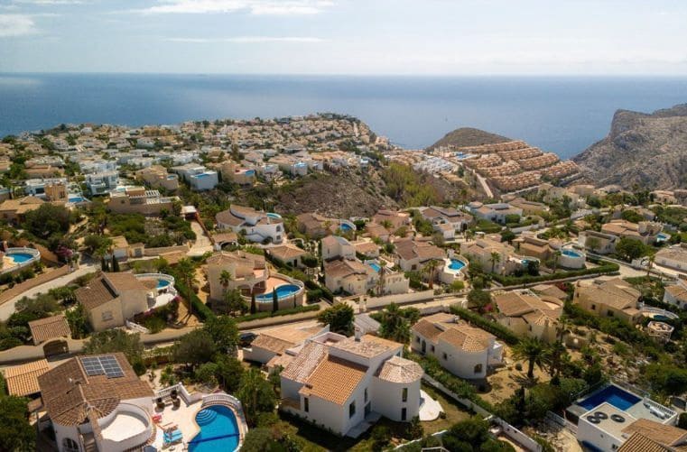 5 sypialnia Willa na sprzedaż w Cumbre del Sol z basenem garażem - 1 580 000 € (Ref: 9647653)