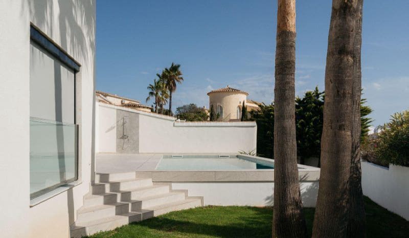 5 sypialnia Willa na sprzedaż w Cumbre del Sol z basenem garażem - 1 580 000 € (Ref: 9647653)