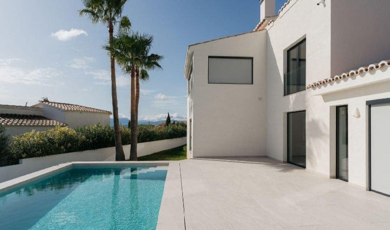 5 sypialnia Willa na sprzedaż w Cumbre del Sol z basenem garażem - 1 580 000 € (Ref: 9647653)