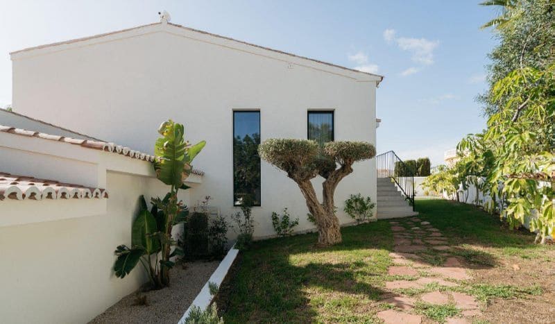 5 sypialnia Willa na sprzedaż w Cumbre del Sol z basenem garażem - 1 580 000 € (Ref: 9647653)