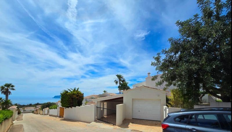 5 sypialnia Willa na sprzedaż w Cumbre del Sol z basenem garażem - 1 580 000 € (Ref: 9647653)